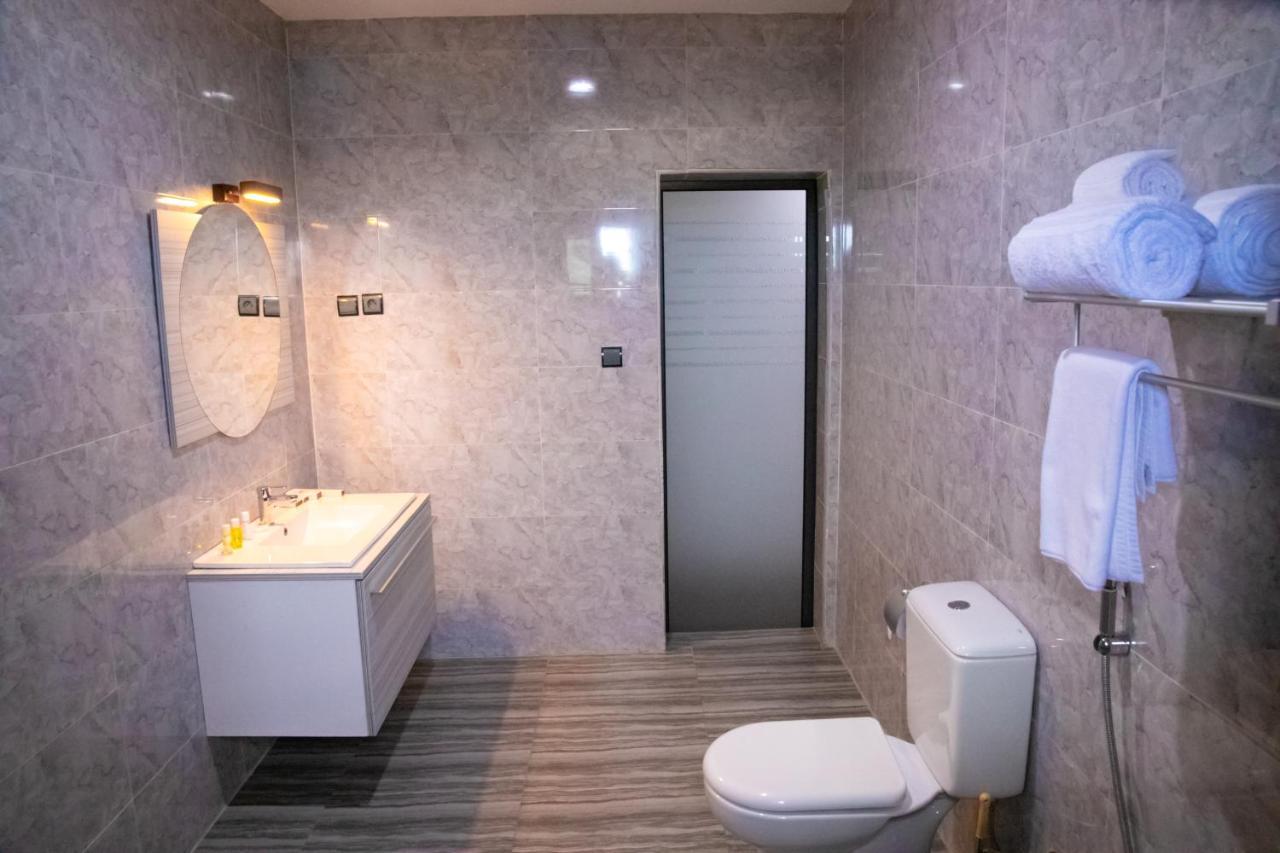 Hotel La Casa Cielo Cotonou Buitenkant foto