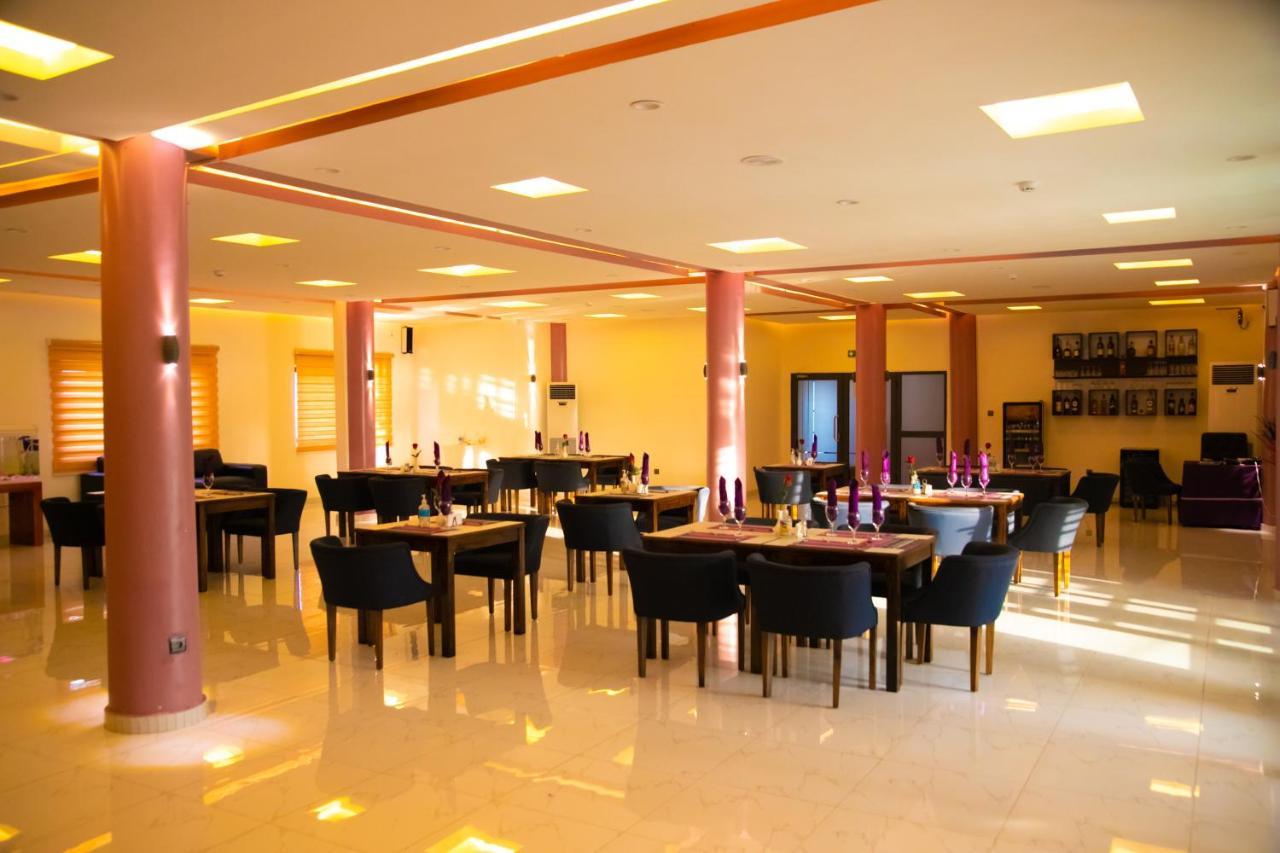 Hotel La Casa Cielo Cotonou Buitenkant foto